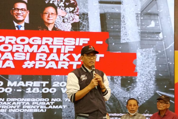 Kuasa hukum capres-cawapres nomor urut 1 Anies Baswedan-Muhaimin Iskandar, Refli Harun saat mengisi acara dialog di Menteng, Jakarta Pusat, Sabtu (30/3/2024).