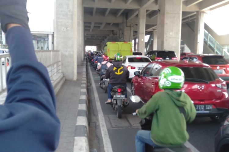 situasi jalur sepeda di bawah Stasiun MRT Jakarta,  Rabu (20/11/2019)