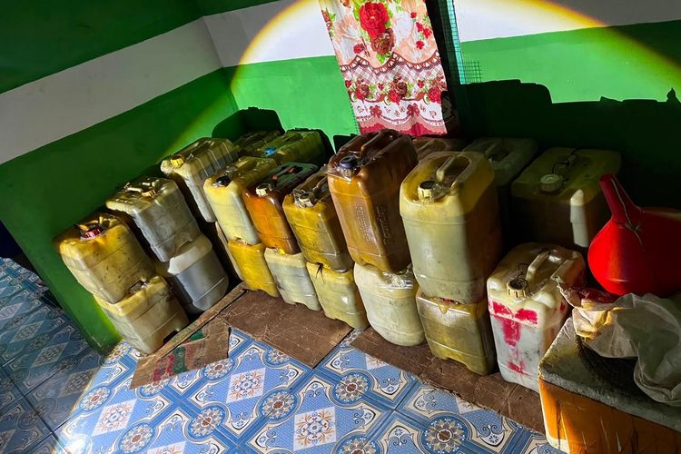 640 Liter Solar Subsidi Ditemukan di Rumah Warga Bangka Barat, Diduga Disuplai ke Penambang Timah