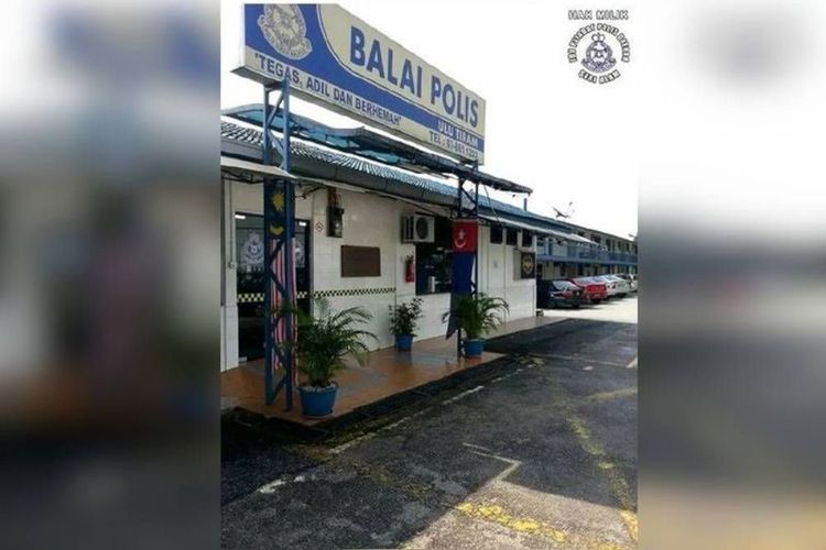 Dua polisi Malaysia tewas ditembak dan diserang saat berjaga di Kantor Polisi Ulu Tiram, Johor Baru, Johor, Malaysia, pada Jumat (17/5/2024) dini hari waktu setempat.