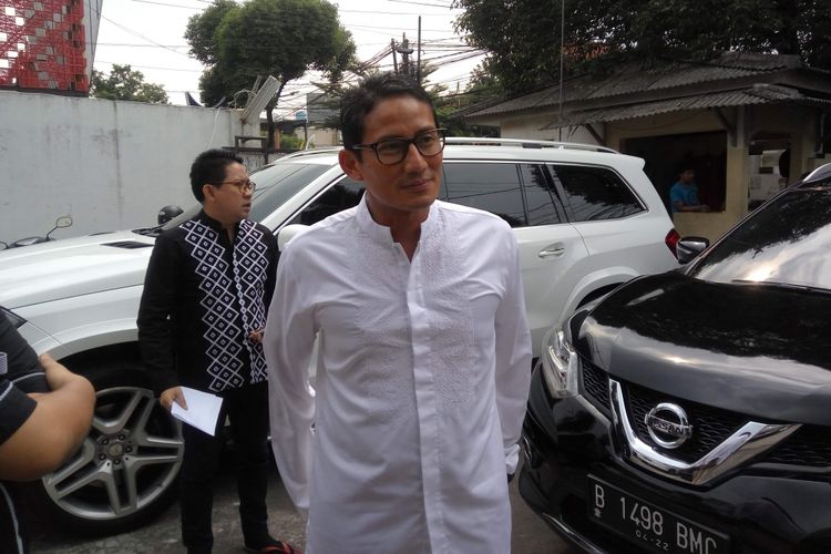 Wakil gubernur DKI Jakarta terpilih Sandiaga Uno saat di kawasan Cipete, Jakarta Selatan, Sabtu (13/5/2017).