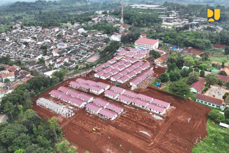 Kementerian PUPR menargetkan pembangunan hunian tetap (huntap) relokasi bagi korban gempa di Cianjur, Jawa Barat, bisa selesai sebelum Lebaran 2023.