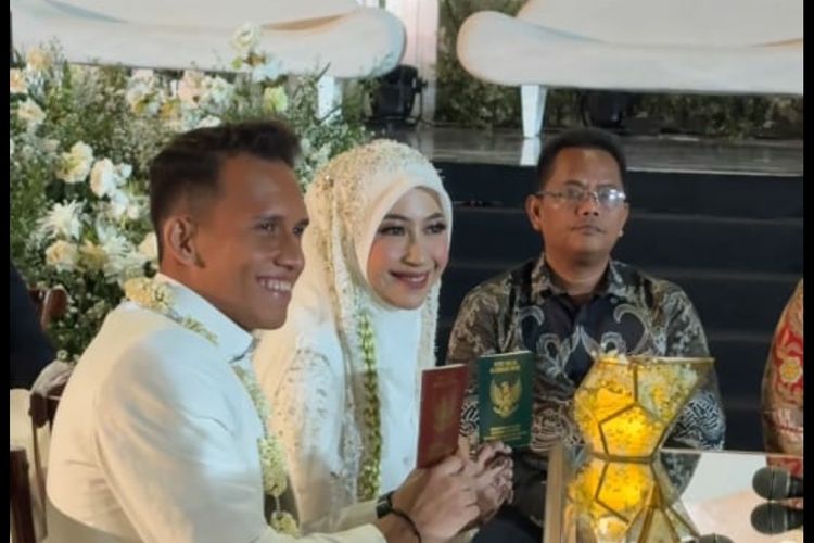 Adiba Khanza dan Egy Maulana Vikri menikah Hallf Patiunus, Kebayoran Baru, Jakarta Selatan, Minggu (10/12/2023). 
