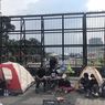 Tak Terima RKUHP Disahkan, Koalisi Masyarakat Sipil Dirikan Tenda di Depan Gedung DPR