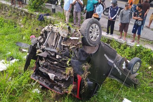 Mobil Pikap Penjual Mebel Keliling Tertabrak Kereta Api di Bojonegoro, 1 Tewas dan 1 Kritis