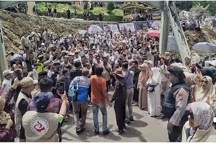 Warga Patungan Rp 1 M Perbaiki Jalan Enang-Enang, Tangis Haru Warnai Pembukaan Akses ke Dataran Tinggi Gayo