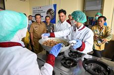 Wapres Tinjau Makan Bergizi Gratis di SMKN 3 Tangerang, Menunya Disiapkan Sekolah