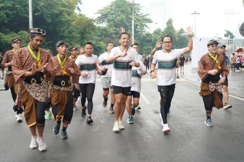 Jelang Mangkunegaran Run 2024, Ratusan Pelari Ikuti 7K di Car Free Day
