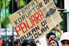 LSI: Politisi Muda Buruk
