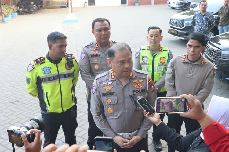 Antrean Truk di Ketapang Capai 15 Km, Polda Jatim Kerahkan 60 Personel
