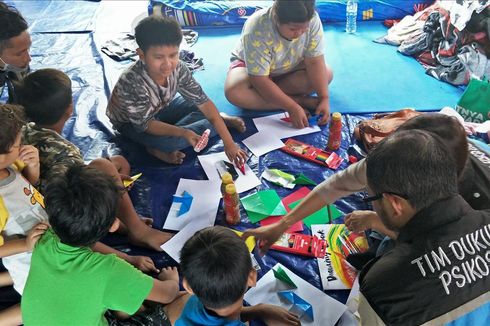 Anak-anak Korban Kebakaran Kebon Kacang Curahkan Harapan di Atas Kertas HVS