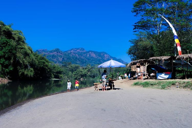 Ladon Little Island, salah satu tempat wisata Magelang.