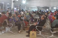Penerbangan Terlambat, Penumpang Menumpuk di Bandara Internasional Lombok