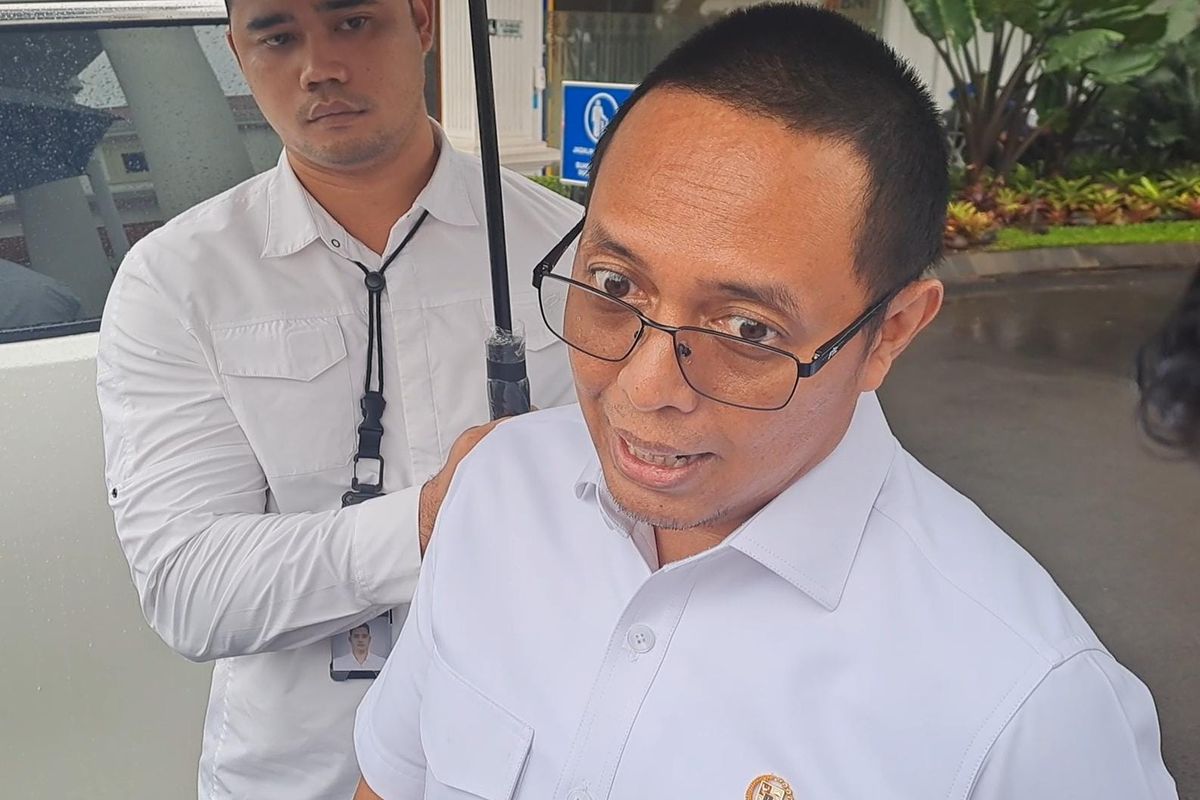 Sempat Mundur, Hasan Nasbi Diperintahkan Tetap Pimpin PCO