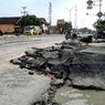 Aspal Jalur Pantura Terkelupas Setelah Terendam Banjir di Demak