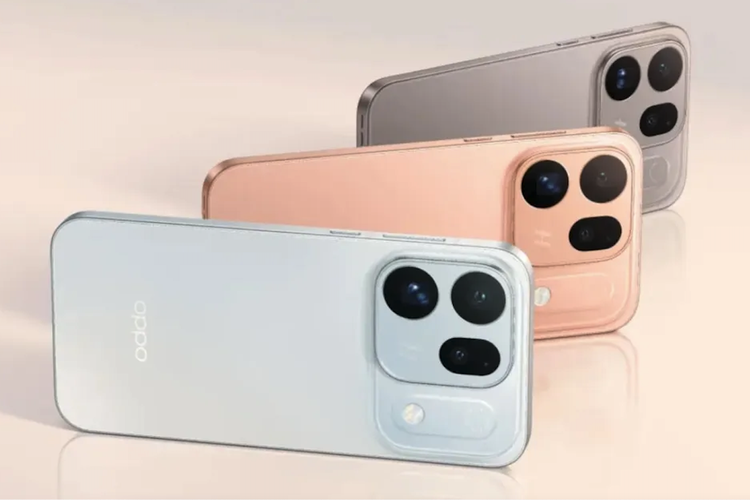 Oppo Find X10 hadir dalam tiga varian, yaitu Ice Blue, Clear Orange, dan Light Titanium, sementara X10E cuma tersedia dalam dua warna, Ice Blue dan Light Titanium.
