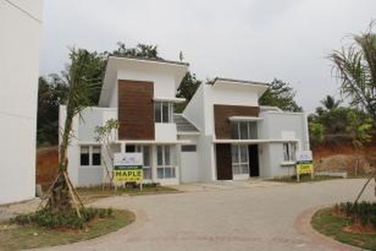 Dua unit rumah contoh di Citra Maja Raya
