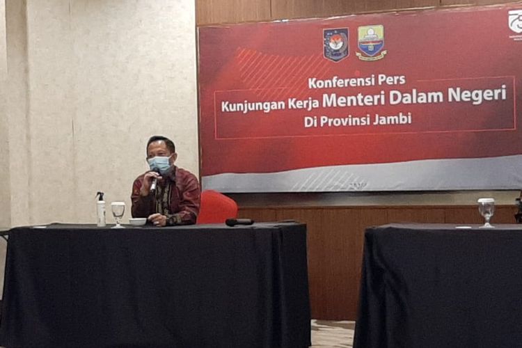 Mendagri Tito Karnavian dalam rapat koordinasi pilkada serentak di Jambi, Rabu (26/8/2020).