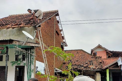 125 Rumah di Kota Tegal Rusak Diterjang Puting Beliung
