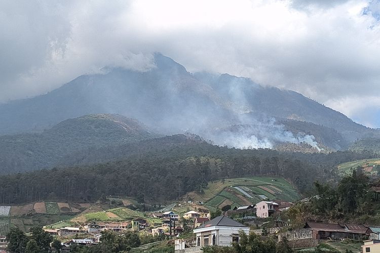 Disparpora Karanganyar Pastikan Obyek Wisata Tak Terdampak Karhutla Gunung Lawu