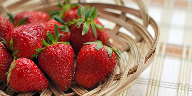 Ilustrasi strawberry segar. 