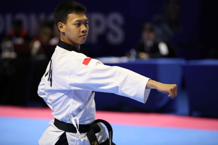 Atlet Taekwondo Indonesia M Rizal saat meraih medali perunggu di Asian Poomsae Championship 2026 di M Bank Arena Ulaanbaatar, Mongolia, Selasa (19/5/2026).