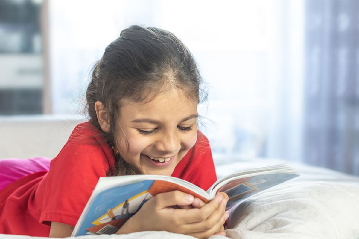 Para orangtua muda kini memang jauh lebih peduli pada stimulasi kecerdasan buah hatinya lewat aktivitas membaca.