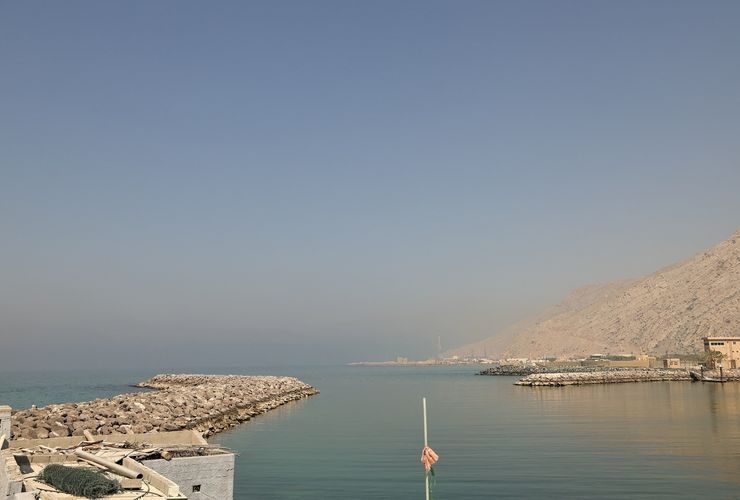 Iran Tutup Selat Hormuz Usai Serangan AS-Israel