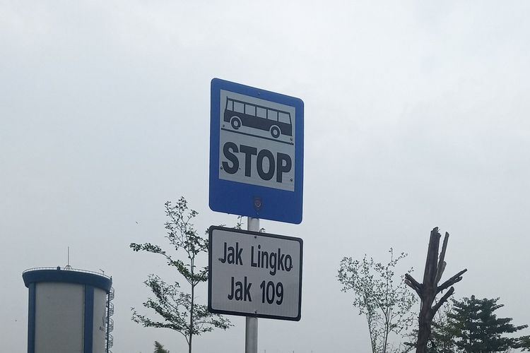 Plang stop angkot Jaklingko