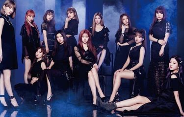 Girlband K-pop yang tengah naik daun, IZ*ONE.