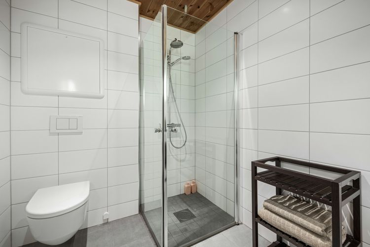 Ilustrasi kamar mandi dengan ruang shower.