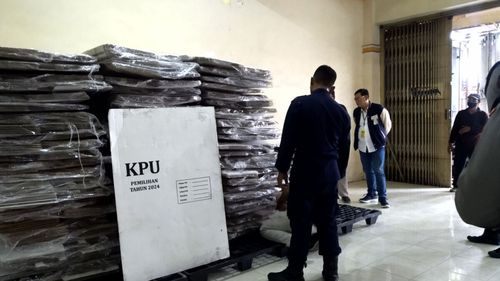 Kotak Suara untuk Pilkada Serentak 2024 Telah Tiba di Kota Blitar