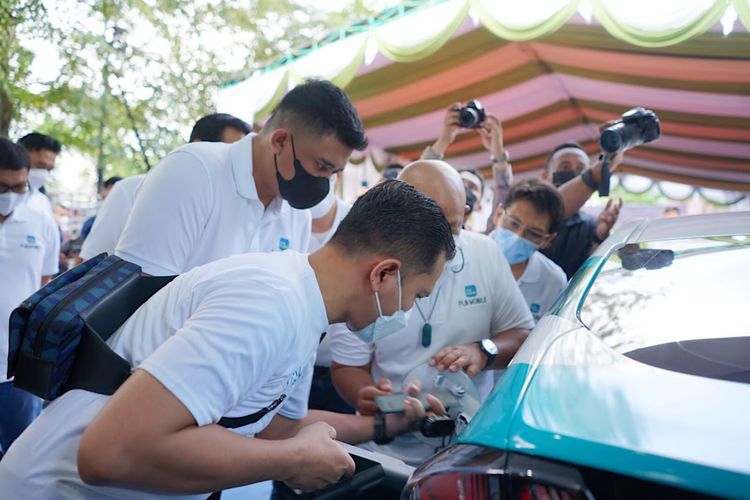 Wali Kota Medan Bobby Nasution meresmikan SPKLU pertama di Sumut.