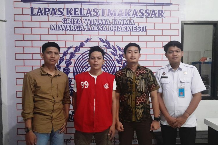 DPO kasus penggelapan, Hamsari Aswar atau Riri Chester (Rompi Merah) saat berada di Lapas Kelas 1 Makassar, Rabu (22/5/2024)