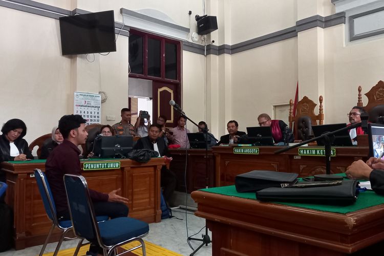 Ken Admiral saat memberikan kesaksian di Pengadilan Negeri Medan, Senin (17/7/2023)