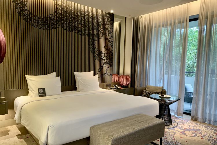 Pullman Ciawi memiliki total 208 kamar hotel dengan tujuh tipe, yakni Deluxe Room, Deluxe Garden Access Room, Executive Room, Deluxe Pool Access Room, Suite, Executive Suite, dan Suite Pool Access, serta 21 vila dengan satu hingga tiga kamar tidur.