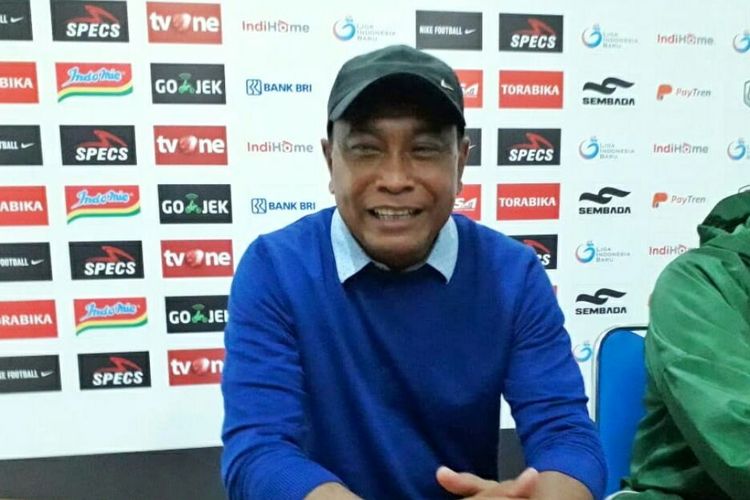 Pelatih Kalteng Putra Kas Hartadi saat Jumpa pers seusai laga melawan PSS Sleman.