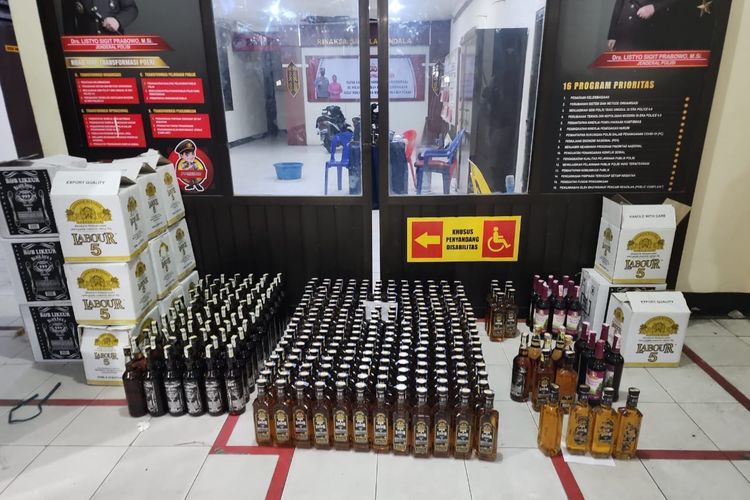 Ratusan Miras Illegal asal Malaysia yang didatangkan ke Nunukan untuk dijual eceran jelang Nataru