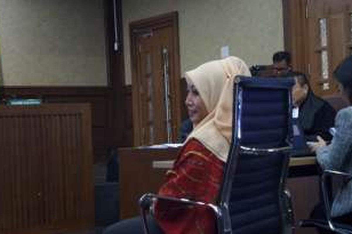 Kriminolog Universitas Indonesia, Eva Achjani Zulfa, bersaksi sebagai ahli dalam sidang lanjutan mengadili Jessica Kumala Wongso di Pengadilan Negeri Jakarta Pusat, Senin (19/9/2016).