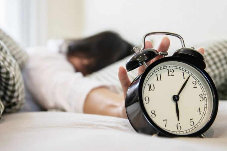 Pisces, Taurus, Cancer, Libra, dan Sagittarius dikenal paling suka tekan snooze. Tidur panjang jadi cara mereka menjaga emosi dan energi.