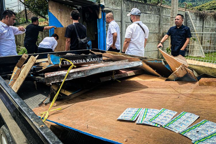 Warung Penjual Narkoba di Lembang Dibongkar, Obat-obatan Terlarang Ditemukan