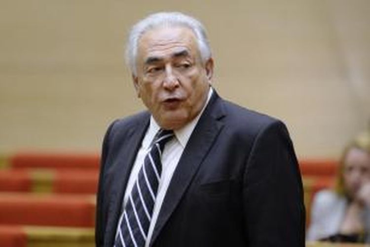 Dominique Strauss-Kahn dalam sebuah sidang di 2013