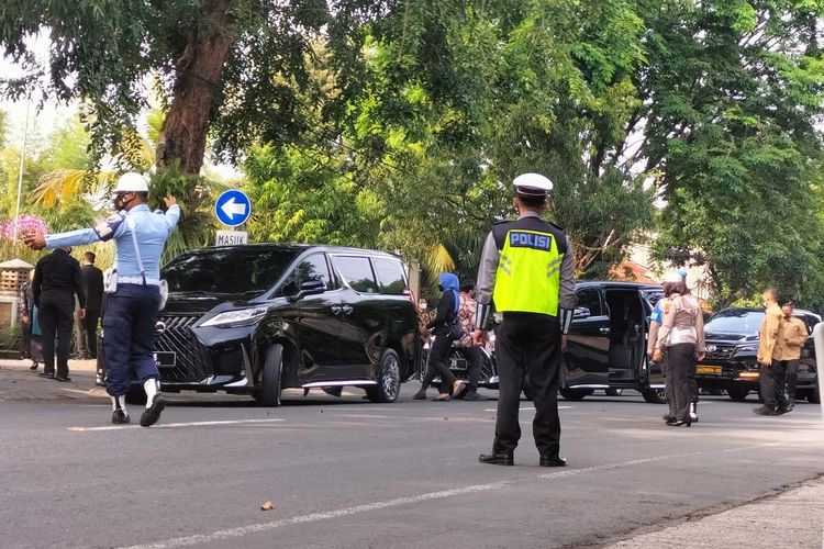 Kondisi di Gedung Graha Shaba Buana, Jalan Letjen Suprapto No.80-B, Kelurahan Sumber, Kecamatan Banjarsari, Kota Solo, Jawa Tengah pada Kamis (26/5/2022)