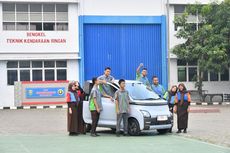 Saat Jokowi Berikan Mobil Listrik untuk Bantu Pembelajaran Siswa SMK ...
