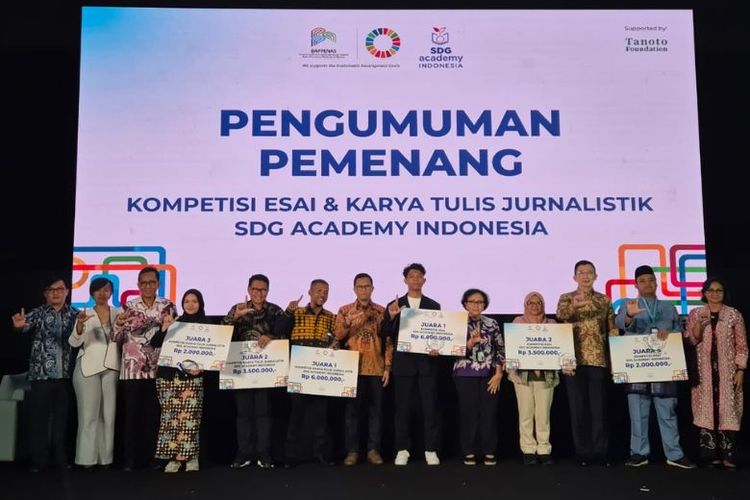 Para jawara Kompetisi Esai dan Karya Tulis Jurnalistik bertema akselerasi SDGs 2030. Pengumuman ini disampaikan dalam rangkaian peluncuran SDG Academy Indonesia di bawah naungan Kementerian Perencanaan Pembangunan Nasional/Bappenas di Jakarta, Rabu (25/2/2026). 