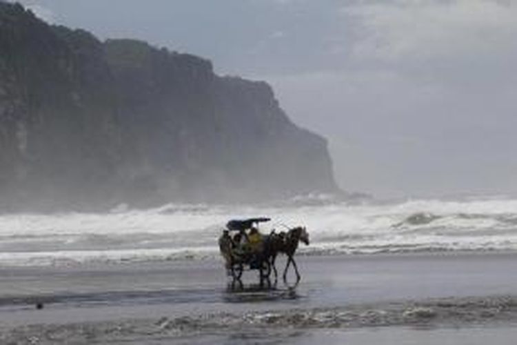 72.565 Wisatawan Kunjungi Pantai Parangtritis