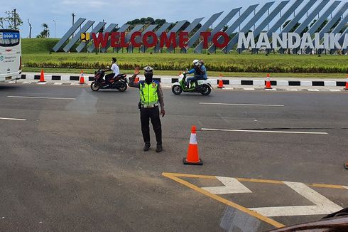 Suasana Jelang Balapan MotoGP Mandalika, Area Sirkuit Mulai Ramai