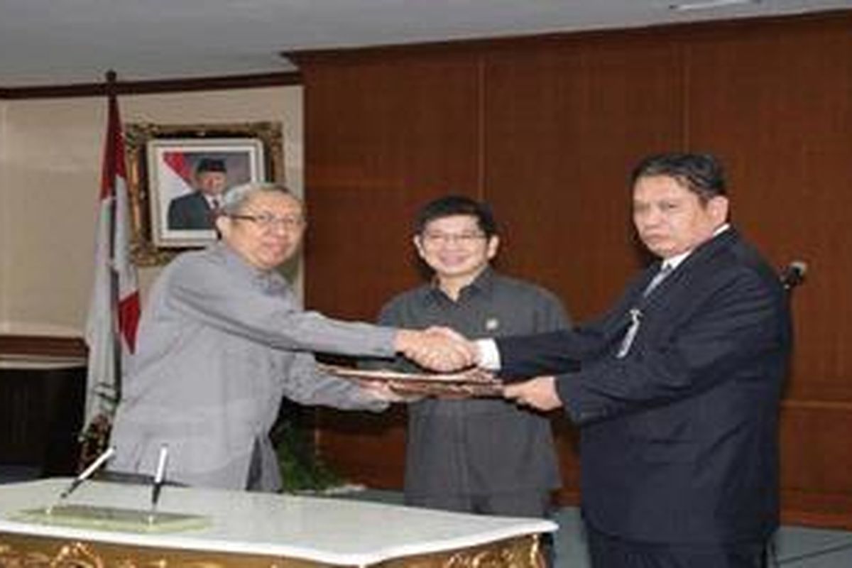 Penandatanganan kesepakatan bersama oleh Deputi Menpera Bidang Pembiayaan Tito Murbaintoro dengan Direktur Utama PT Bank Tabungan Negara (Persero) Tbk Iqbal Latanro dengan disaksikan Menpera Suharso Monoarfa.