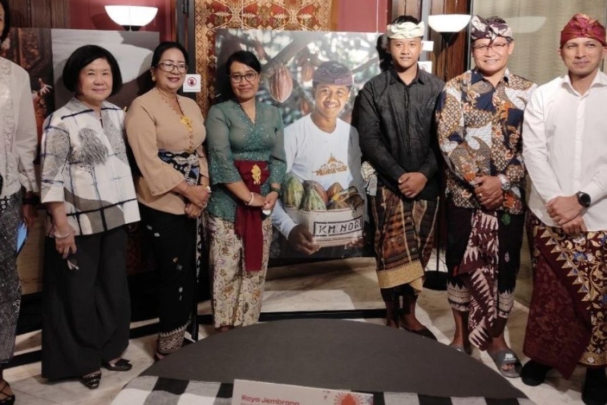 Peluncuran cokelat Raya Jembrana digelar di Alun-Alun Indonesia, Grand Indonesia, West Mall Lantai 3, Jakarta, Kamis (2/10/2025). Acara ini turut dihadiri Ketua DPRD Jembrana Ni Made Sri Sutharmi serta perwakilan Pemerintah Kabupaten (Pemkab) Jembrana.