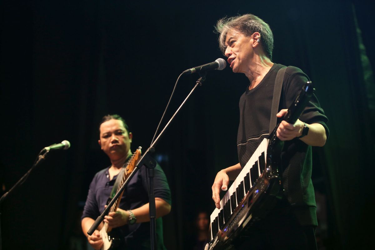 Musisi Fariz RM tampil saat Java Jazz Festival 2018 hari kedua di JIExpo Kemayoran, Jakarta Pusat, Sabtu (3/3/2018) malam. Sejumlah penyanyi seperti Tesla Manaf, Dira Sugandi, Lee Ritenour, dan Dionne Warwick tampil tampil memeriahkan Java Jazz Festival 2018. 